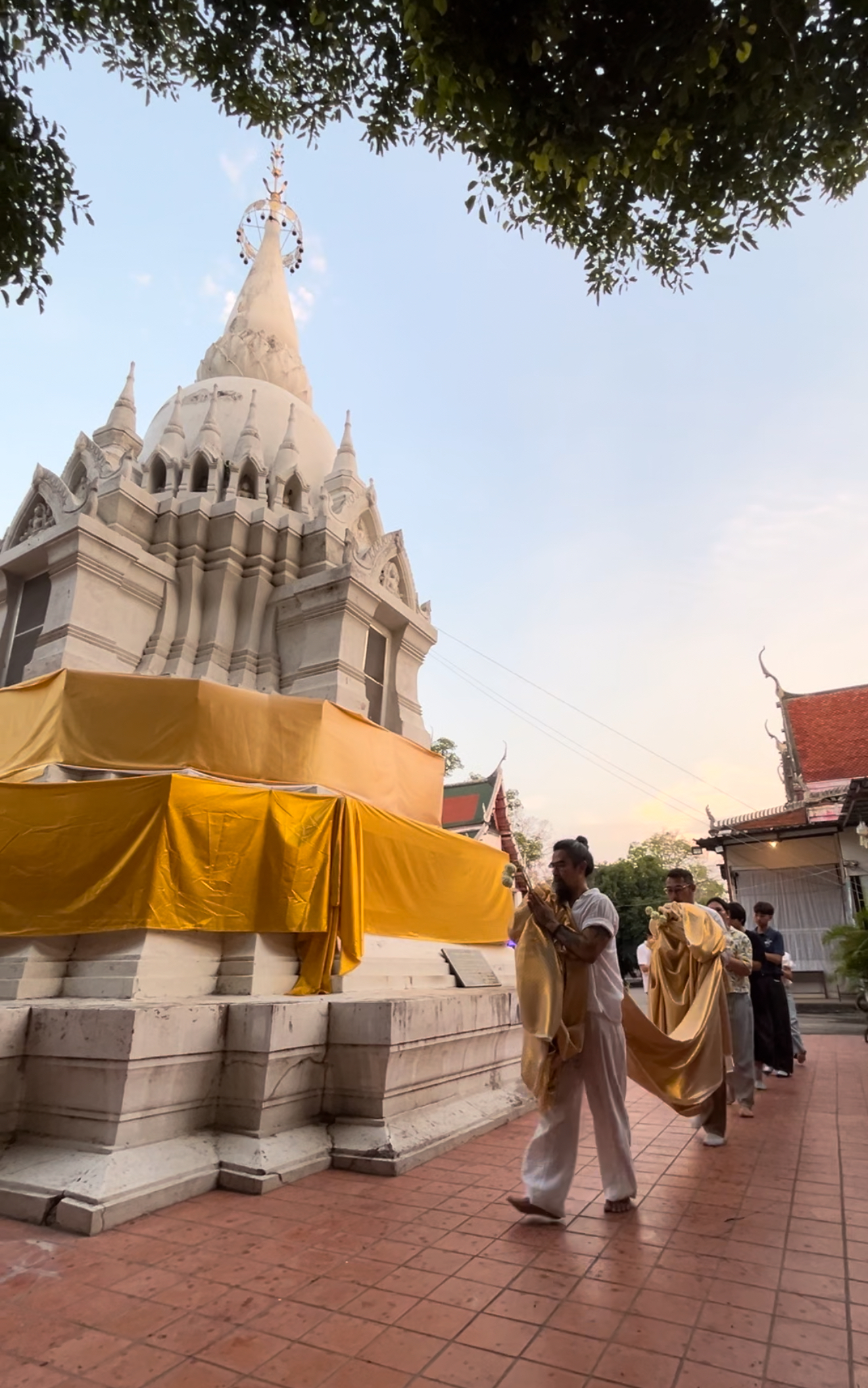 กิจกรรมนําห่มผ้าพระธาตุ